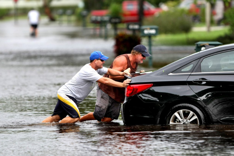 ôtô điện không có bộ phận họng gió như xe xăng, vì vậy, khả năng bị thủy kích là không tồn tại