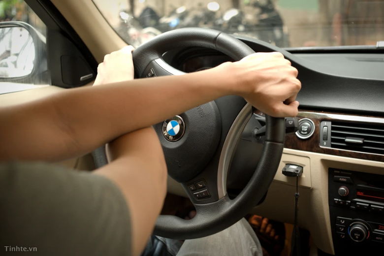 Chuyển hướng gấp cũng có thể khiến cho vô lăng bị khóa