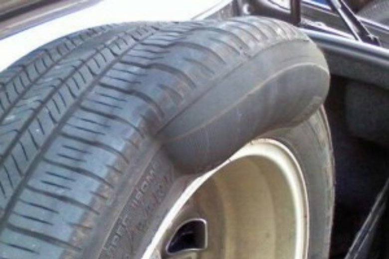 lop-xe-o-to-bi-phong